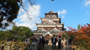 大賑わいの広島城でした